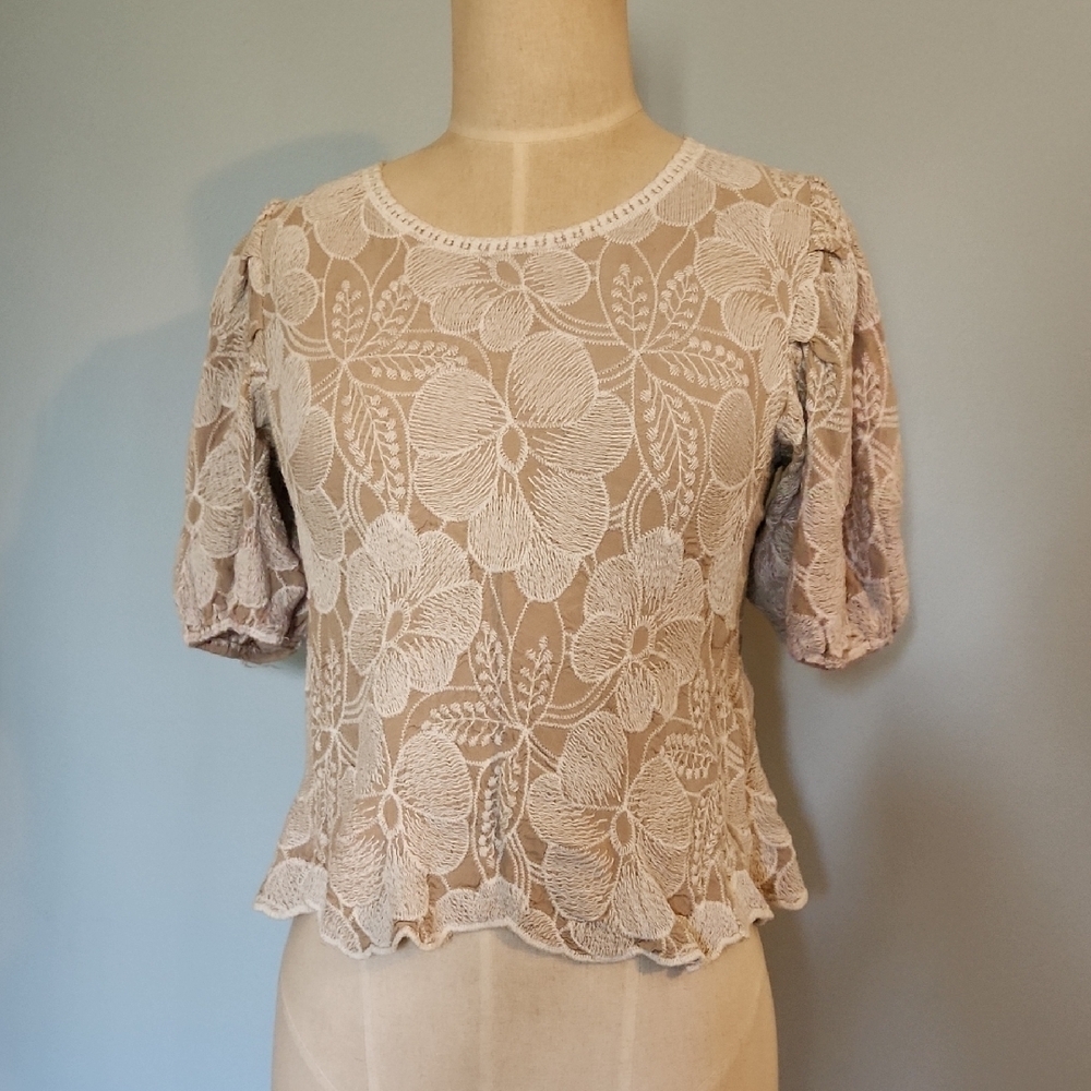 Solitaire Boho Floral Lace Top | Beige Elegant Romantic Puff Sleeve Blouse Sz S